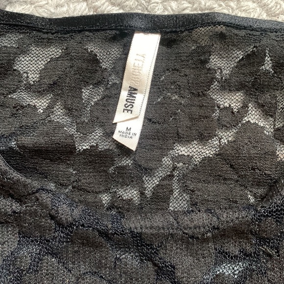 Black lace body suit! Such cool detail. - Picture 3 of 4